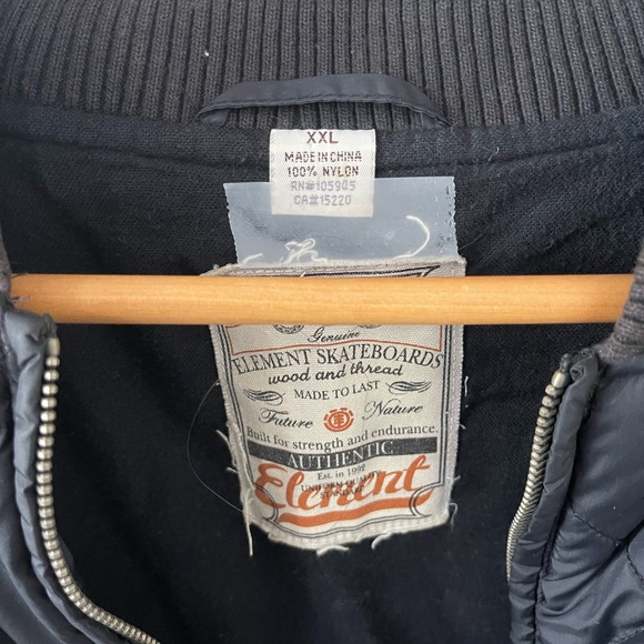 Element - Picture 2 of 3